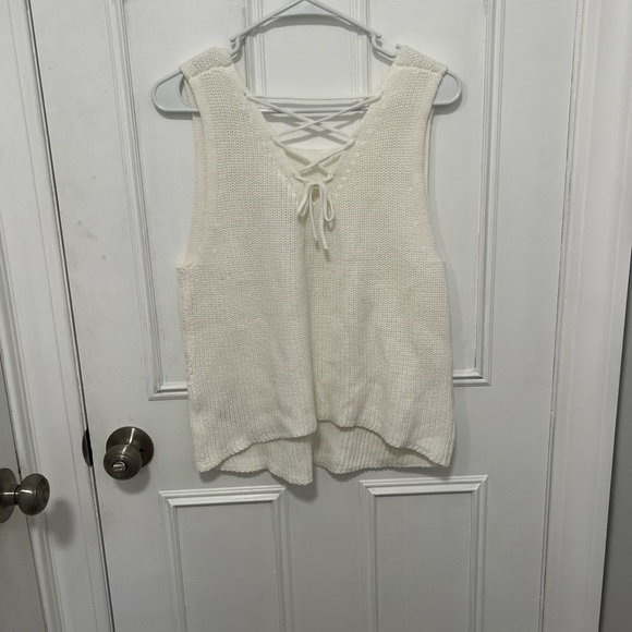 GAP Tank Top - Picture 2 of 3